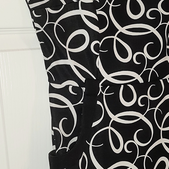 ๐HP๐ London Times Black+White Sleeveless Dress - Picture 5 of 5